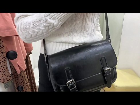 ❤️ Masturbarea în public a tinerei târfe FeralBerry cu un dildo în cabina de probă ❤️  at ro.rassadakubani.ru ﹏